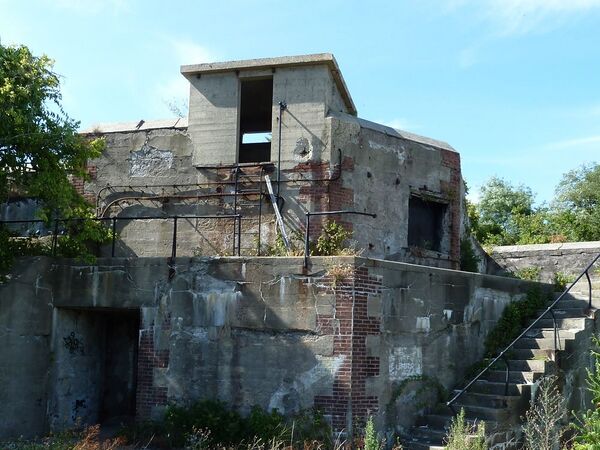 Fort Hancock Battery Alexander BC and Hoist